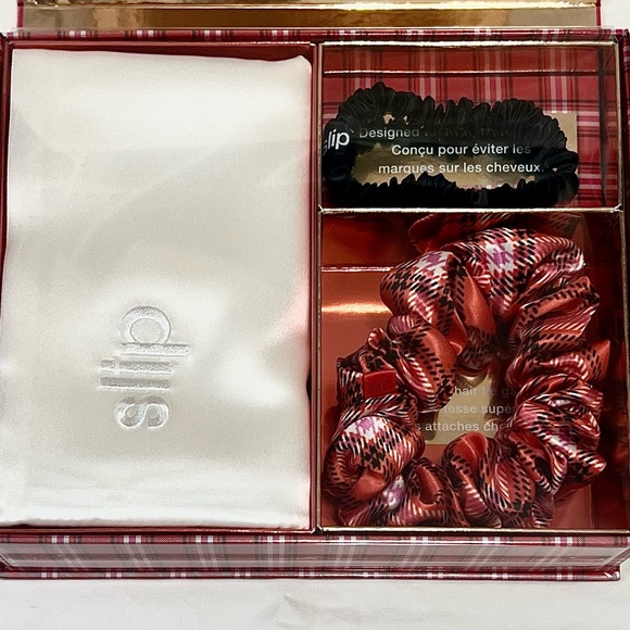 Limited Edition Slip Rosemary Holiday Gift Set — 100% Pure Silk ($135 Value) - Picture 4 of 13